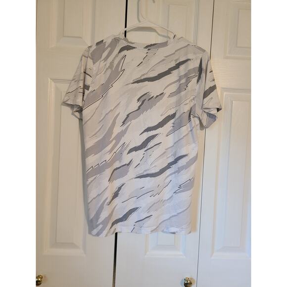 Adidas xl 18/20 boys grey and white athletic tee - Picture 3 of 5